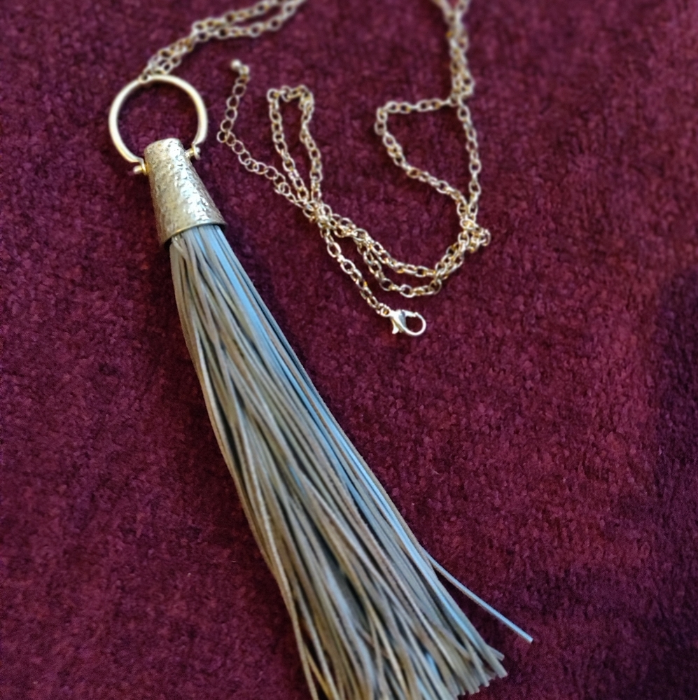 Woman's necklace